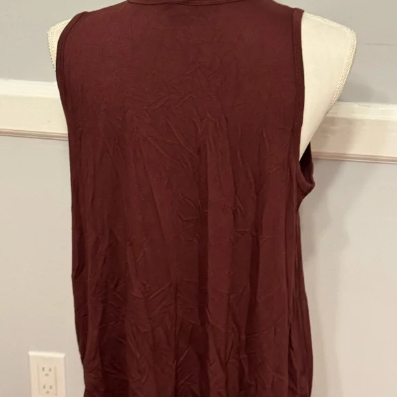 Old Navy Maroon Luxe Red Racerback Soft Cozy Scoop Neckline Summer  Tank Top - Picture 4 of 5